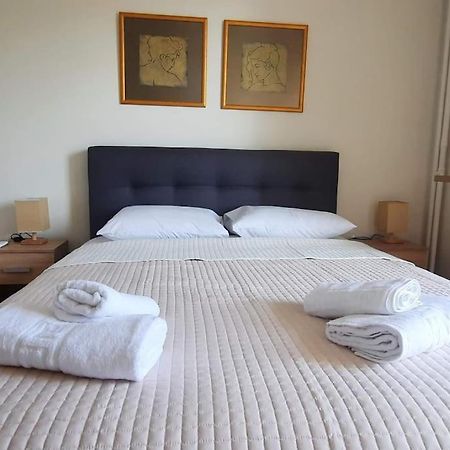 Comfort Apartment In The City Kalamata Exterior foto